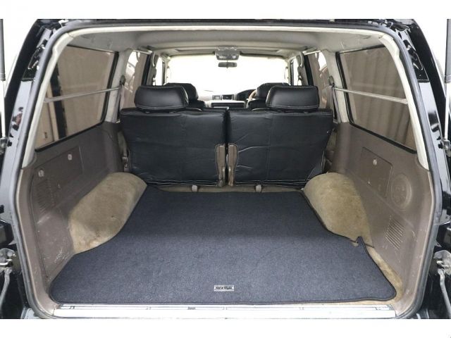 LANDCRUISER van