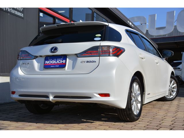 LEXUS CT200h