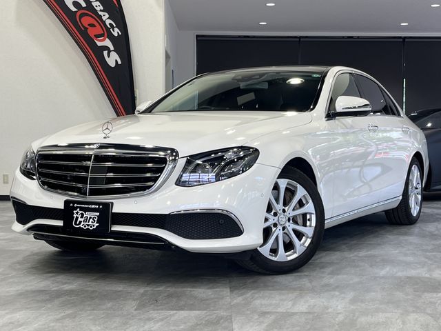 MERCEDES BENZ E class sedan