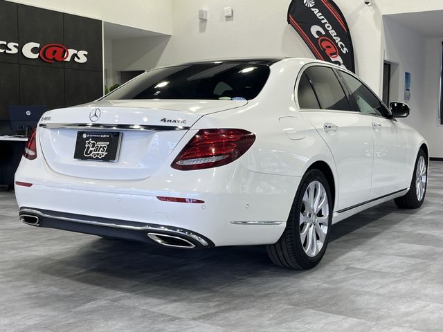 MERCEDES BENZ E class sedan
