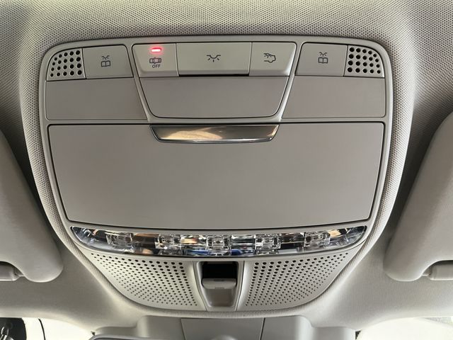 MERCEDES BENZ E class sedan