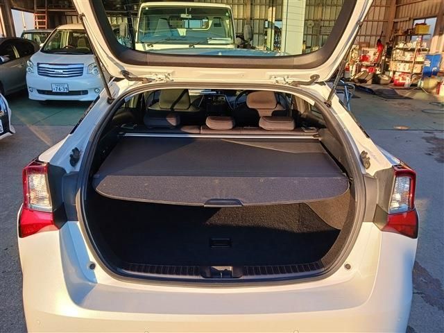 PRIUS 4WD