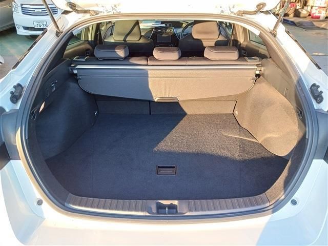 PRIUS 4WD