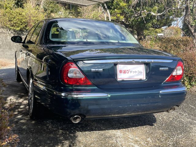 JAGUAR XJseries sedan