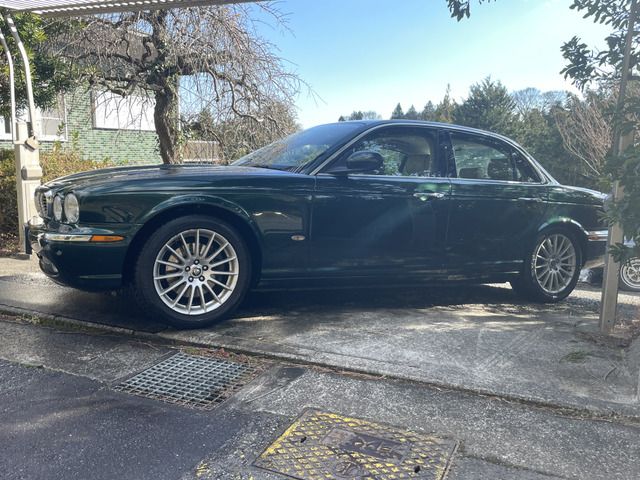JAGUAR XJseries sedan