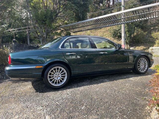 JAGUAR XJseries sedan