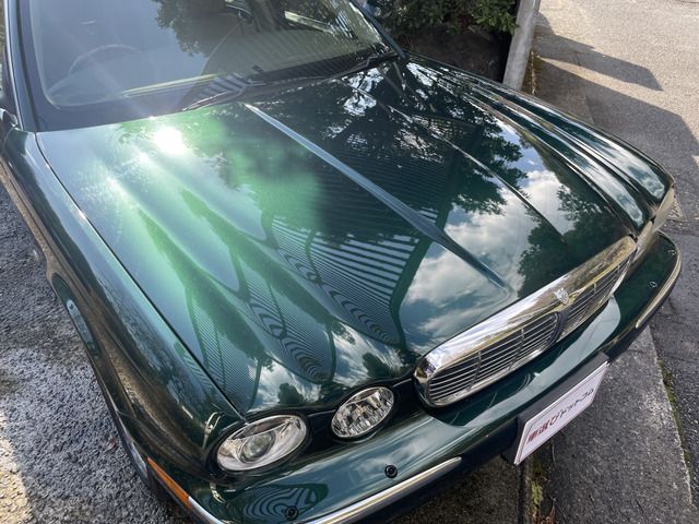 JAGUAR XJseries sedan