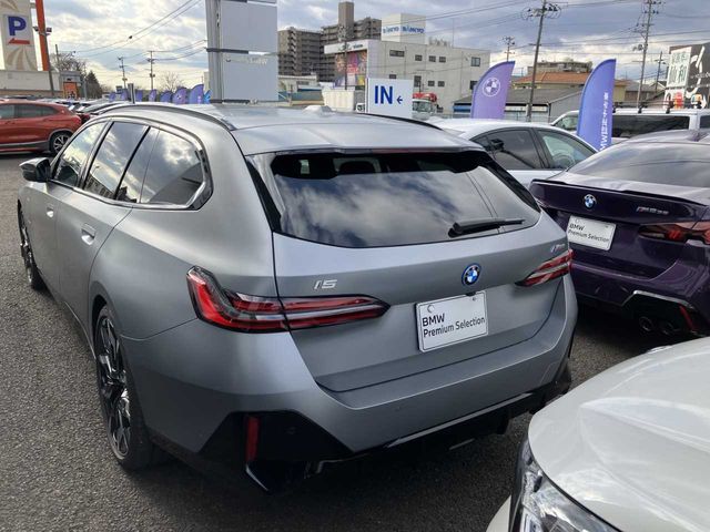 BMW i5 touring