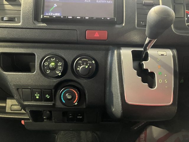 HIACE van 4WD
