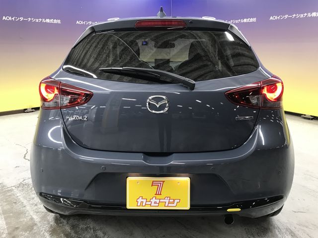 MAZDA2