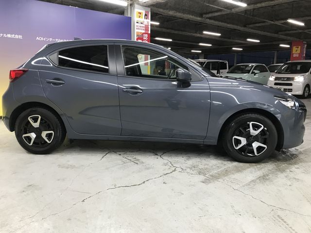MAZDA2