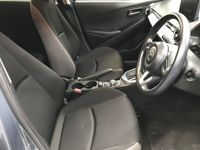 MAZDA2
