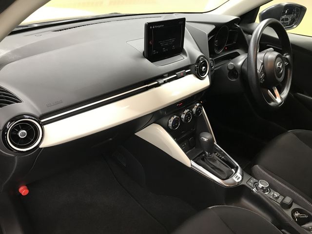 MAZDA2