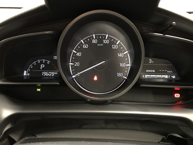 MAZDA2