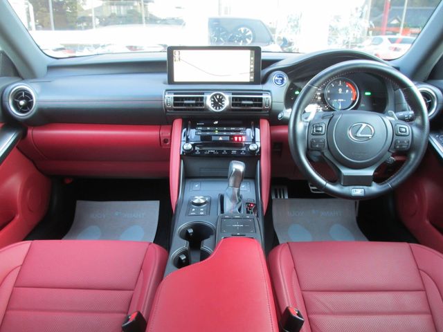 LEXUS IS300h