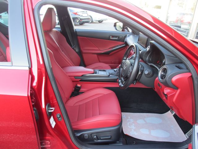 LEXUS IS300h