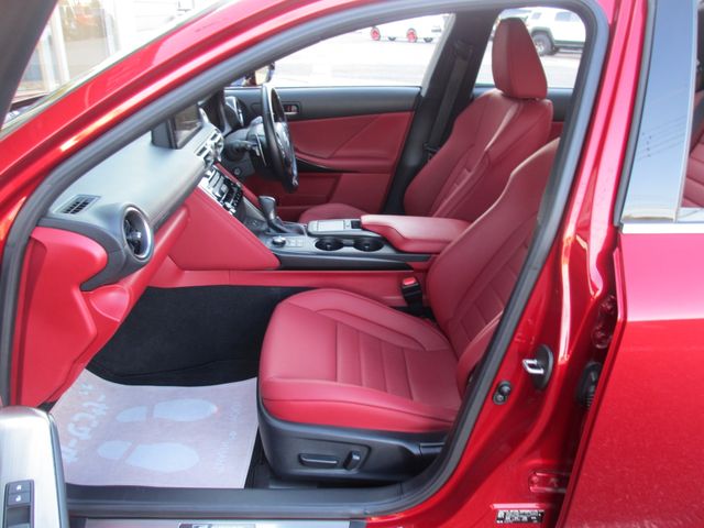 LEXUS IS300h