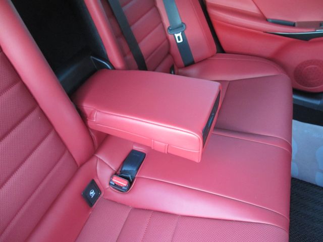 LEXUS IS300h