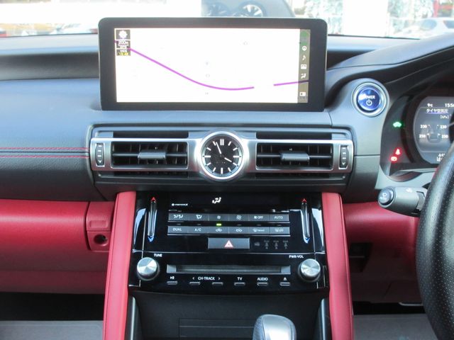LEXUS IS300h