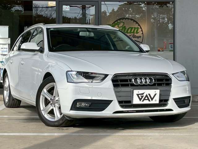 AUDI A4 AVANT