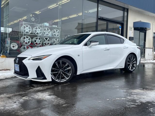 LEXUS IS300h AWD