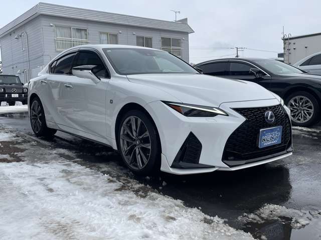 LEXUS IS300h AWD