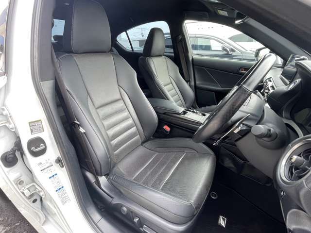 LEXUS IS300h AWD