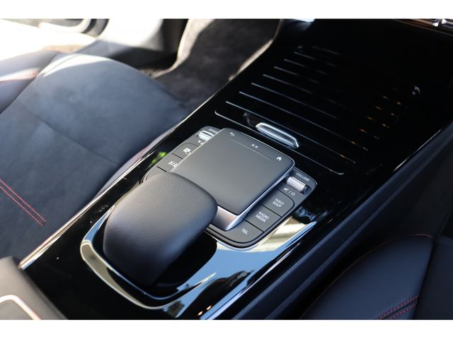 MERCEDES BENZ CLA Shooting Brake