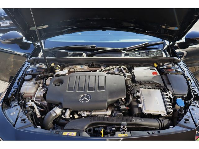 MERCEDES BENZ CLA Shooting Brake