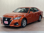 CROWN sedan hybrid