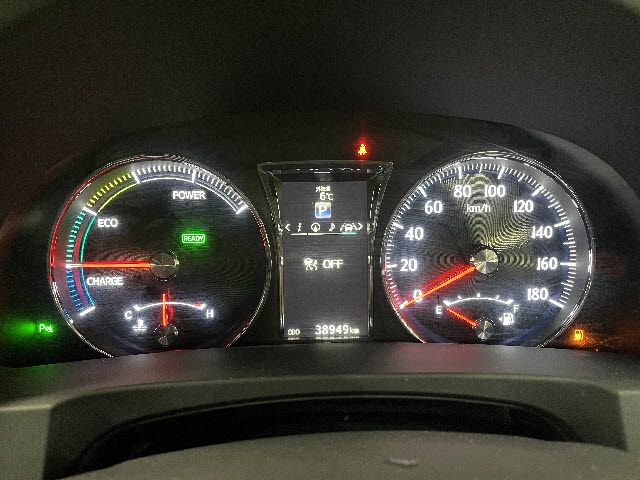 CROWN sedan hybrid
