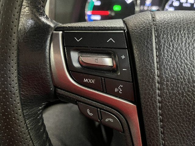 CROWN sedan hybrid