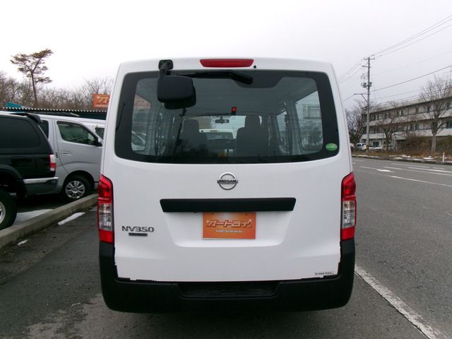 NV350 CARAVAN 4WD