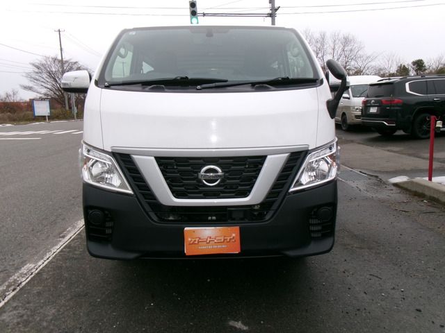 NV350 CARAVAN 4WD