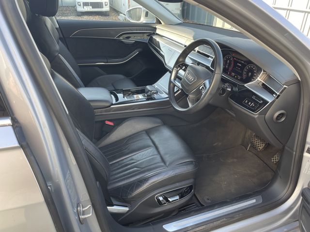 AUDI A8
