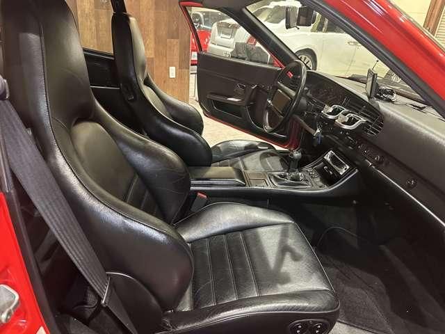 PORSCHE 944