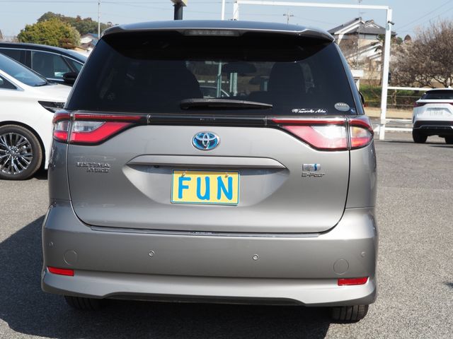 ESTIMA HYBRID 4WD