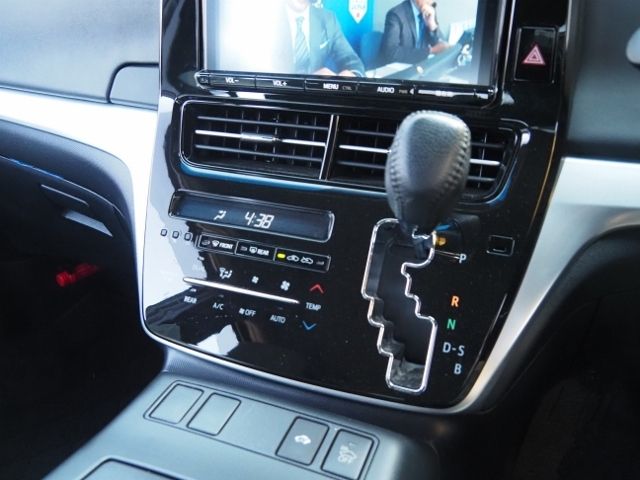 ESTIMA HYBRID 4WD