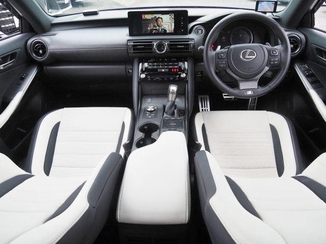 LEXUS IS350