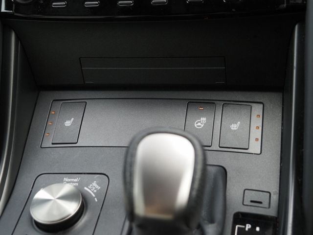 LEXUS IS350
