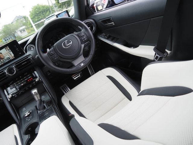 LEXUS IS350