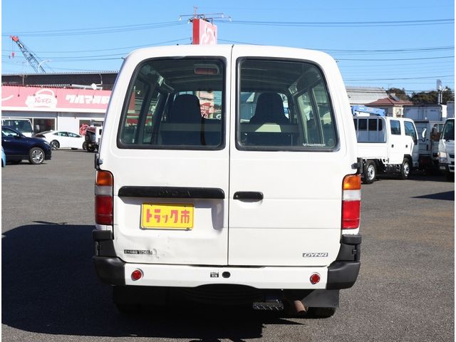 DYNA Route Van