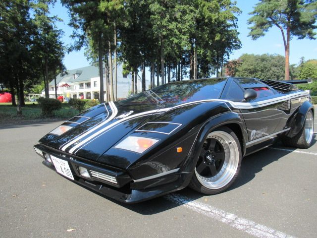 LAMBORGHINI COUNTACH