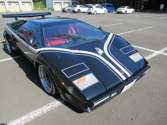 LAMBORGHINI COUNTACH