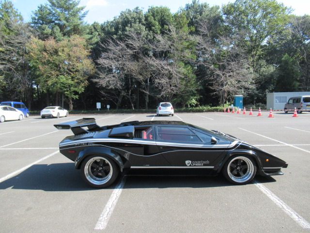 LAMBORGHINI COUNTACH