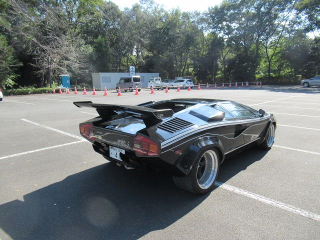 LAMBORGHINI COUNTACH