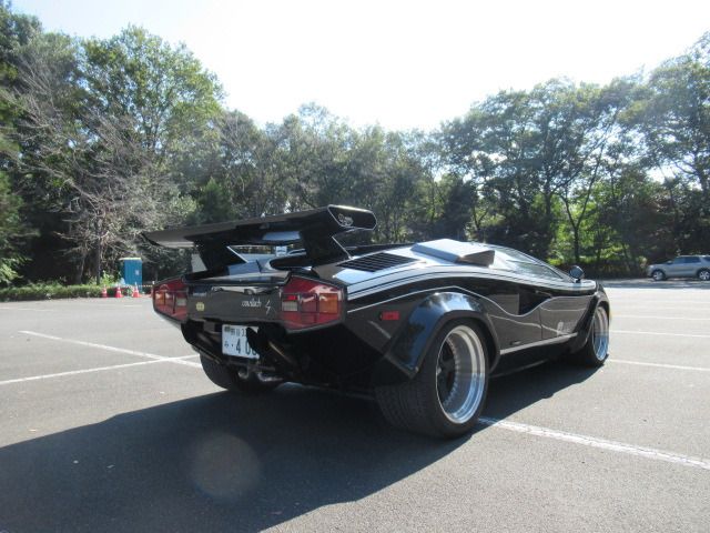 LAMBORGHINI COUNTACH