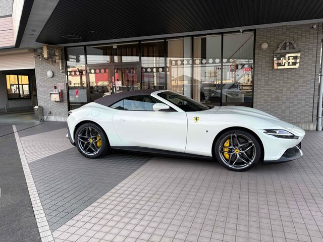 FERRARI Roma Spider