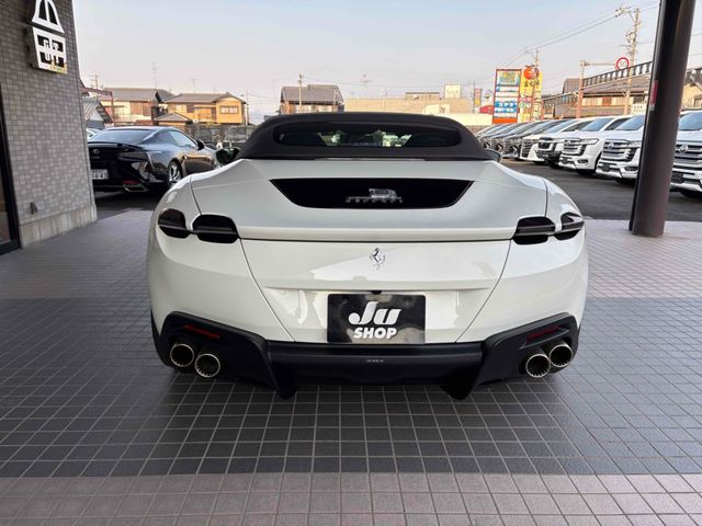 FERRARI Roma Spider