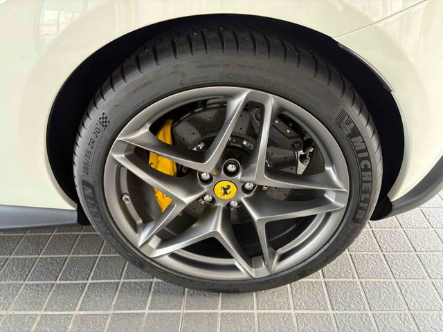 FERRARI Roma Spider